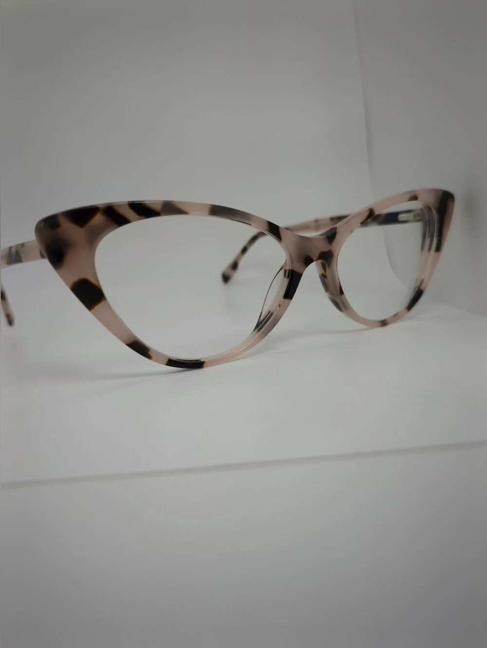 Celosia. Women's Cat-Eye Tortoise Shell Glasses in Nude/Black.